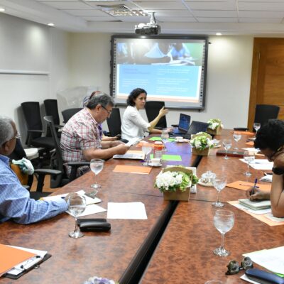 OCI del MINERD y Banco Mundial analizan Proyecto de fomento a la Gobernabilidad Participativa en RD “Cómo va mi Escuela”