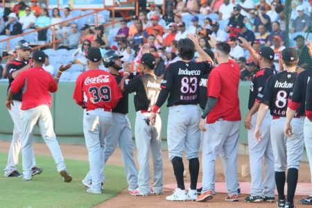 Estrellas a la final; Leones y Toros empatan en segundo