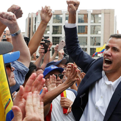 Guaidó se proclama presidente de Venezuela