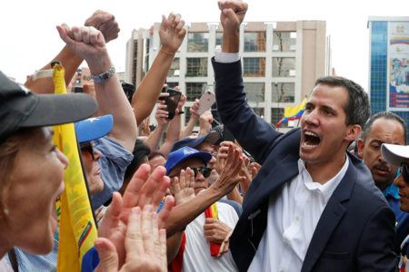 Guaidó se proclama presidente de Venezuela