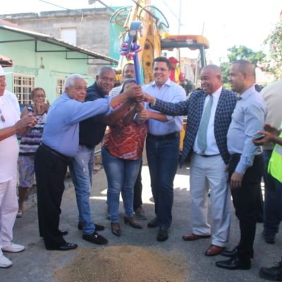 Alcaldía del Distrito Nacional inicia trabajos de drenaje pluvial en el Ensanche Espaillat.