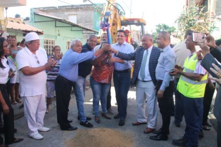 Alcaldía del Distrito Nacional inicia trabajos de drenaje pluvial en el Ensanche Espaillat.