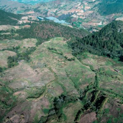 Medio Ambiente lleva a periodistas al área intervenida de Valle Nuevo