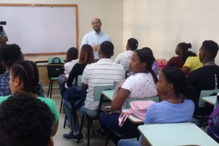 Rectora UASD señala profesores y estudiantes acuden masivamente al primer día de docencia