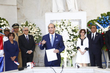 JCE realiza Ofrenda Floral ante el Altar de la Patria por 175 Aniversario Independencia Nacional