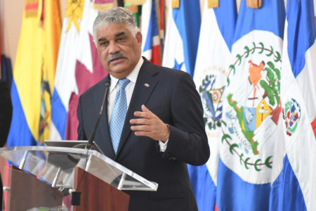 Canciller Vargas rechaza denuncia cubana sobre uso de aeropuerto por parte de los EEUU