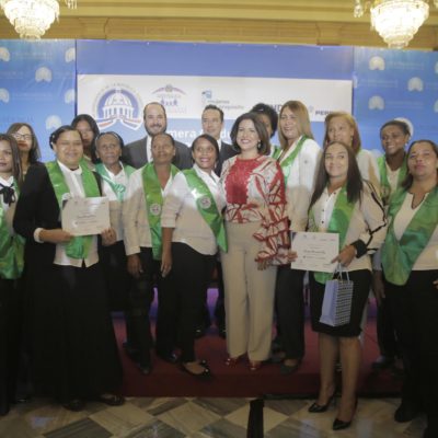 Más de 250 mujeres se certifican en programa internacional de empleabilidad y emprendimiento femenino