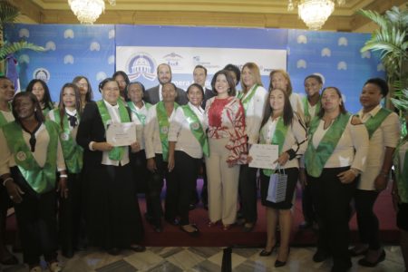 Más de 250 mujeres se certifican en programa internacional de empleabilidad y emprendimiento femenino