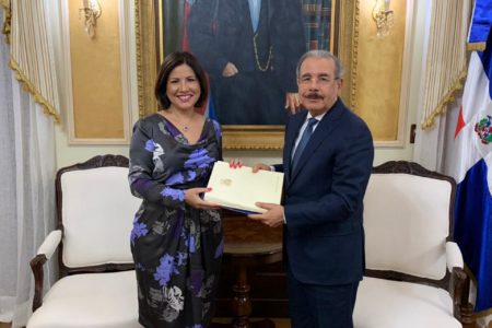 Vicepresidenta entrega al Presidente planes buscan reducir embarazo adolescente y pobreza