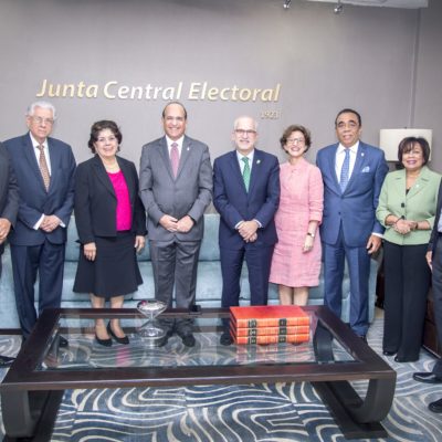 Pleno de la JCE recibe visita de  Participación Ciudadana