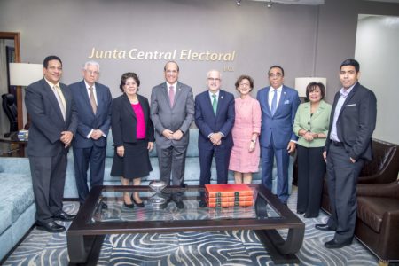 Pleno de la JCE recibe visita de  Participación Ciudadana