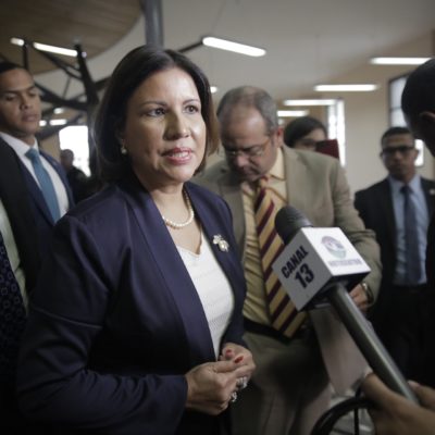 Vicepresidenta atribuye a descomposición social crímenes en el país