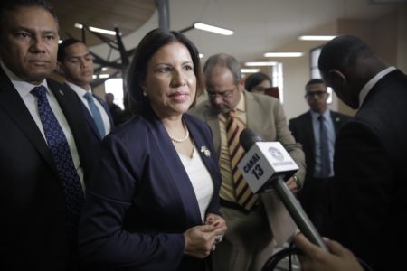 Vicepresidenta atribuye a descomposición social crímenes en el país