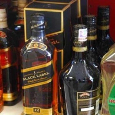 PN apresa a seis hombres acusados de falsificación y adulteración de bebidas alcohólicas