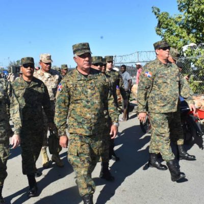 Comandante General del Ejército visita la frontera norte para supervisar los niveles de operatividad de los miembros en la zona