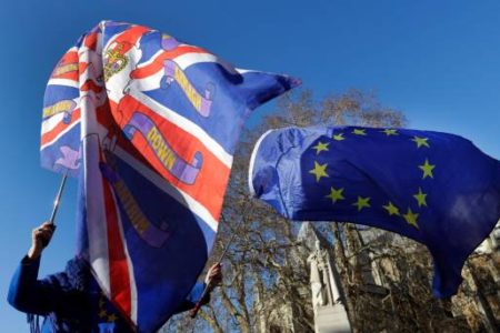 May sigue “determinada” a aplicar el Brexit el 29 de marzo