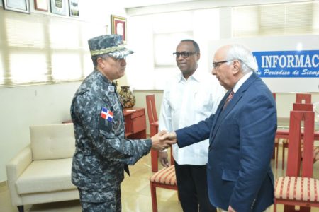 PN fortalece vínculo institucional con la comunidad santiaguera