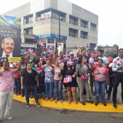 Manifestantes de «El Pueblo Manda» piden a Danilo reelegirse en 2020