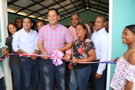 DGDF entrega remozado Centro Comunal Los Conucos, en Montecristi