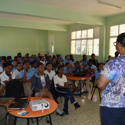 CAASD reinicia campaña “Ahorro y uso eficiente del agua” en Centro Educativo El Despertar