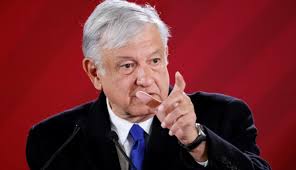 López Obrador rubrica acuerdo para no reelegirse tras las críticas