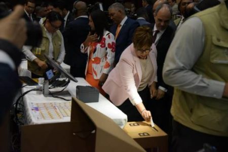 Jueces JCE «no quieren reelección» al defender voto automatizado