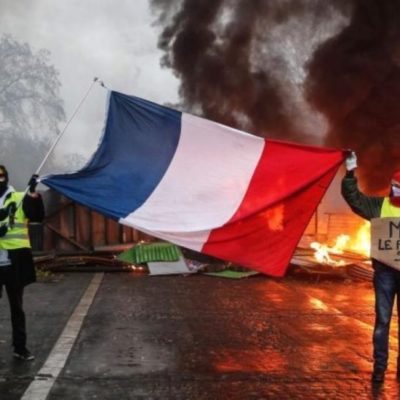 Disturbios entre radicales y policía en la protesta de “chalecos amarillos”