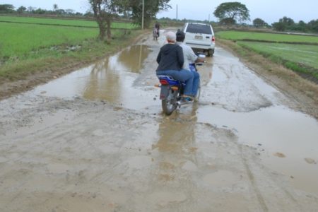 Desarrollo Fronterizo rehabilitará caminos vecinales de Recta de Sanita y Walterio, Montecristi