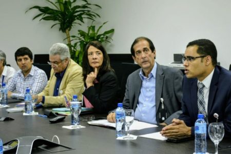 Ministro Gustavo Montalvo anuncia nuevas becas de formación a 500 jóvenes de Santiago