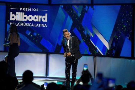 Ozuna arrasa en los Premios Billboard de la Música Latina con once galardones