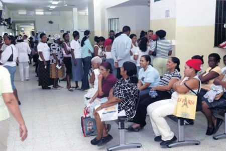 CMD paraliza por tiempo indefinido servicios de consultas a ARS-Humano