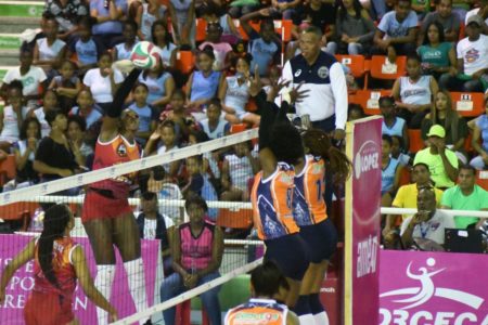 Comenzó la final Voleibol Superior, Mirador ganó el primero