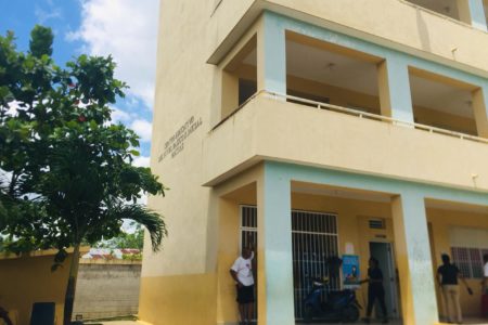 MINERD dispone asistencia inmediata a dos estudiantes heridos por desprendimiento de pañete en escuela de Cotuí
