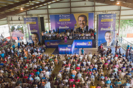 Danilistas se manifiestan en cinco provincias en apoyo a obra de gobierno