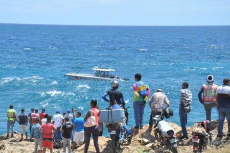 Cien mil pesos para cada uno de los soldados que evitaron mujer se lanzara al mar