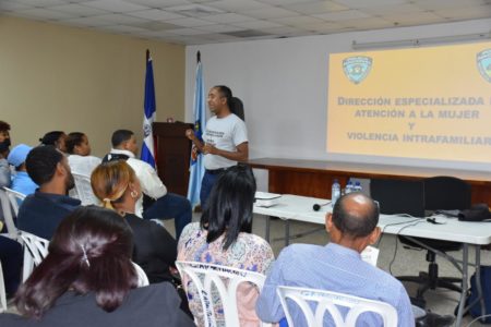 CAASD ofrece taller sobre prevención de violencia de género e intrafamiliar a empleados