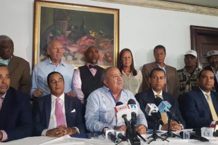 Restace del PRD denuncia Gobierno intenta comprar legisladores para introducir reelección