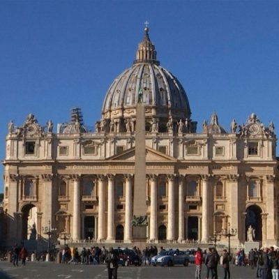 El Vaticano reconoce los milagros de 2 futuros santos y un beato