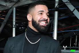 Drake triunfa en los premios Billboard Music Awards con 12 galardones