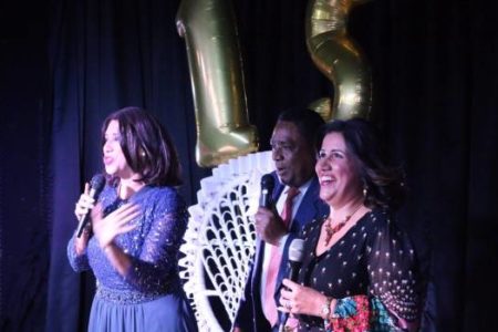 ¡Visita sorpresa! Vicepresidenta se presenta en show de Jacqueline Estrella