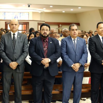 Contraloría conmemora con misa y ofrenda floral el 90 aniversario de su fundación