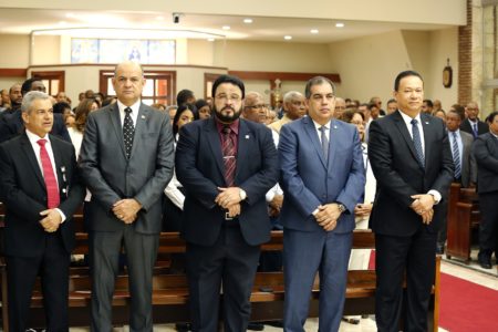 Contraloría conmemora con misa y ofrenda floral el 90 aniversario de su fundación