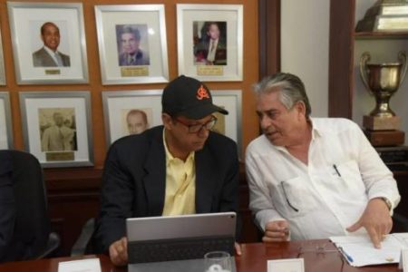 Águilas: Manny Acta dejó de usar US$300 mil para refuerzos