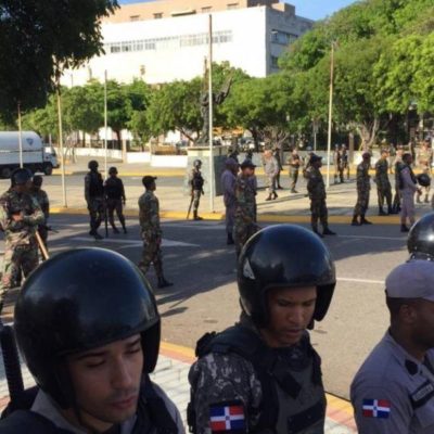 Militares intervienen Congreso Nacional por manifestaciones contra eventual reforma constitucional