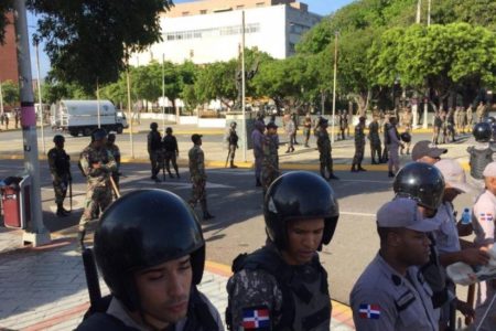 Militares intervienen Congreso Nacional por manifestaciones contra eventual reforma constitucional