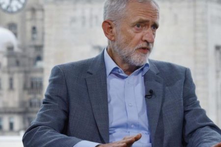 Corbyn pide protestar contra Trump en solidaridad con el alcalde de Londres