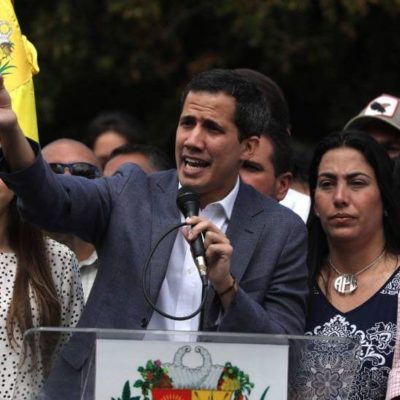 Guaidó y su esposa denuncian amenazas del régimen que les impiden salir