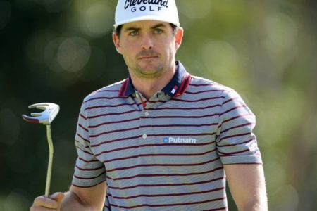 Golfista Keegan Bradley lidera el Canadian Open; Sergio García sufre