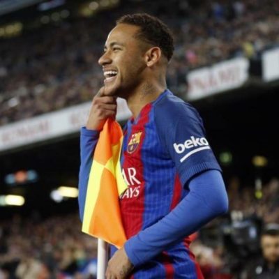 Neymar vuelve al FC Barcelona; firma contrato por cinco años