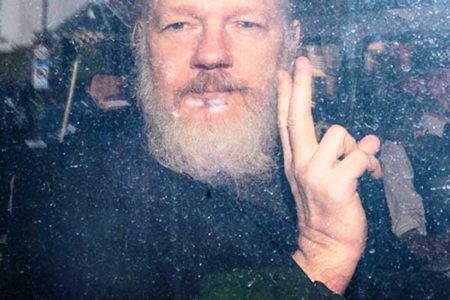 Suecia rechaza emitir orden de detención contra Assange por violación